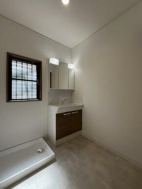 広々とした脱衣所です。