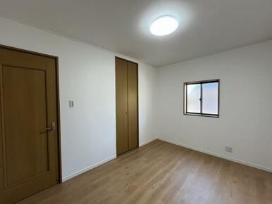 広々とした洋室です。