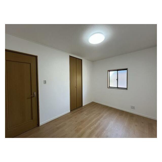 広々とした洋室です。