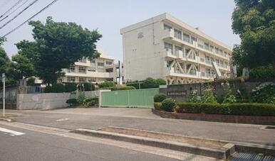 松山小学校