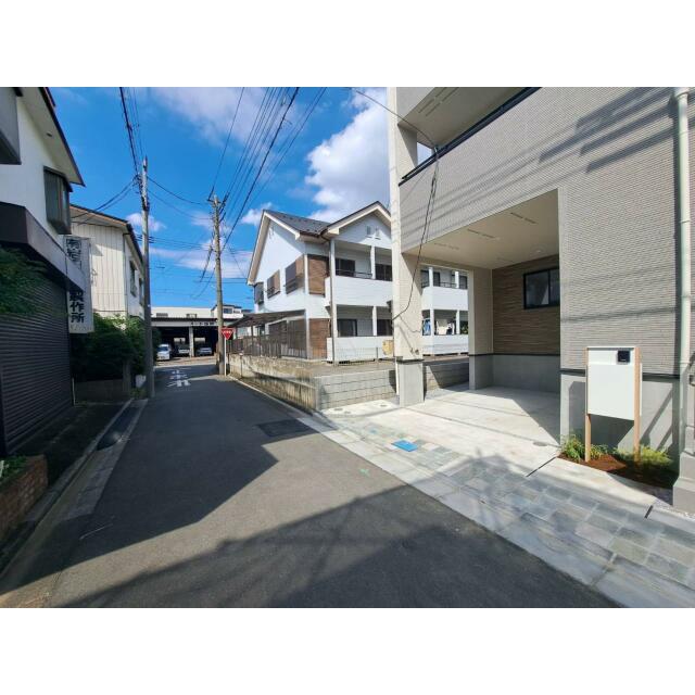 【街並み】落ち着いた住環境に面した前面道路です！