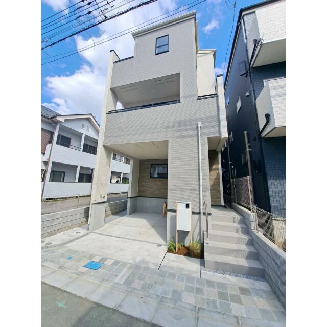 【外観】スタイリッシュな外観が街並みに映える住まいです♪