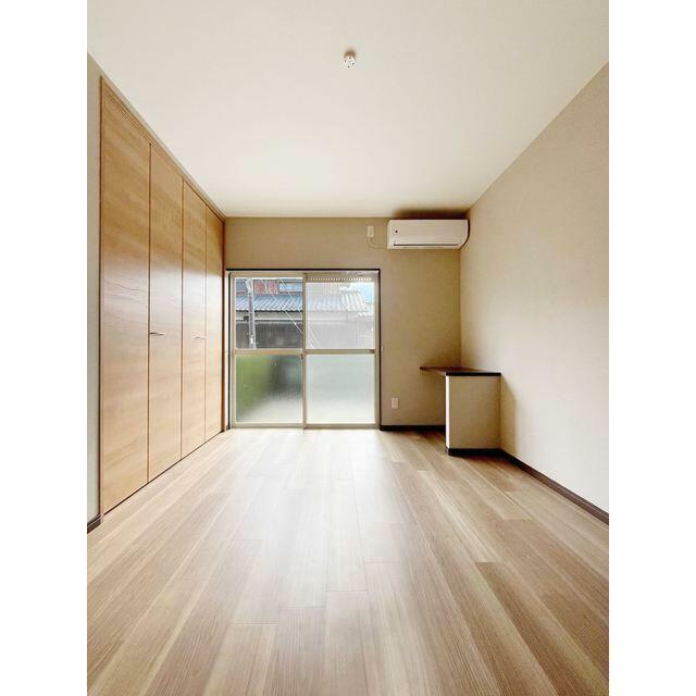 10２号室の写真の為、現況優先です。