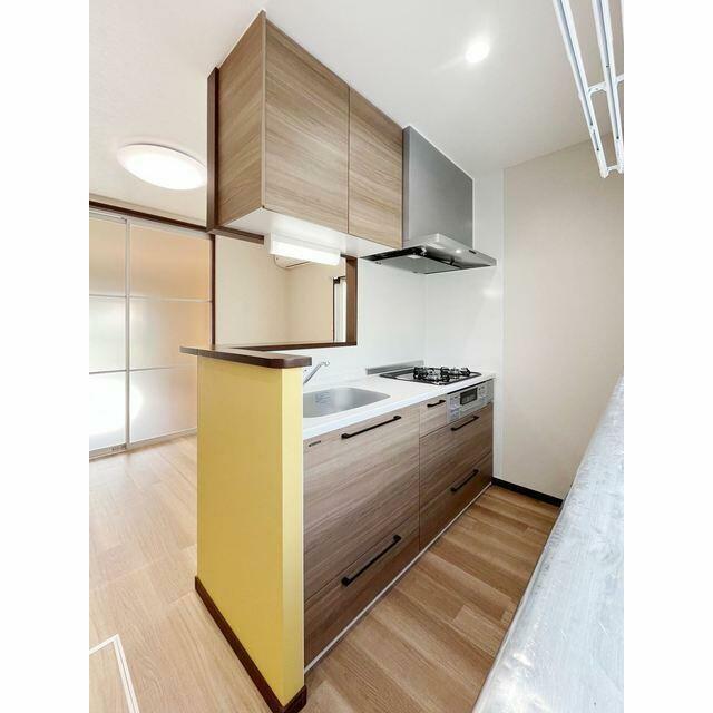 10２号室の写真の為、現況優先です。