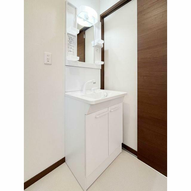 10２号室の写真の為、現況優先です。