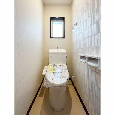 10２号室の写真の為、現況優先です。