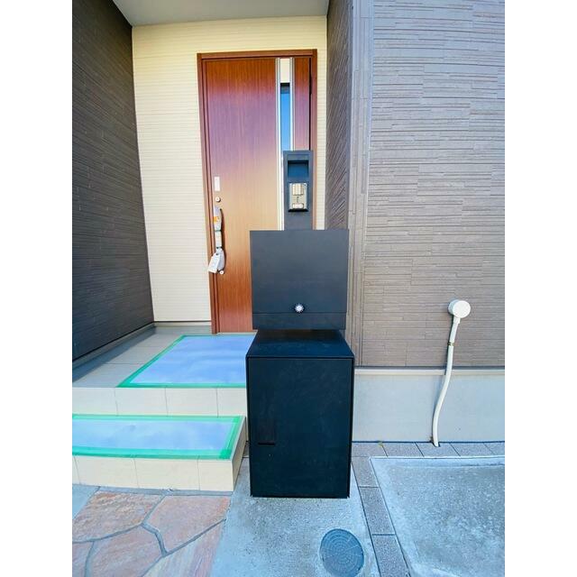 家の外と中をつなぐ要所だからすっきり心地よく整えたい（2号棟）