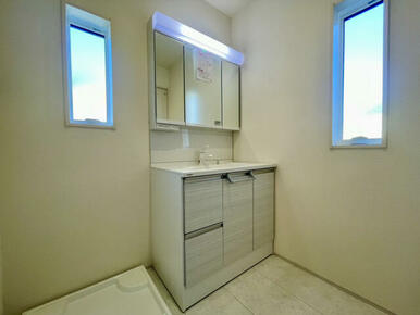 【独立洗面台】