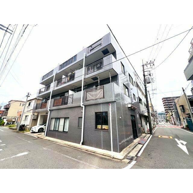 最寄り駅まで平坦・角地に立地！