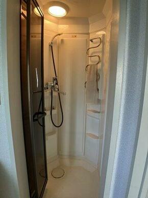 2階シャワー室♪