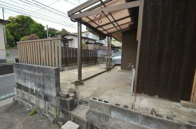 屋根有りの物干しスペース