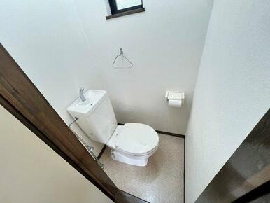 コンパクトで使いやすいトイレです