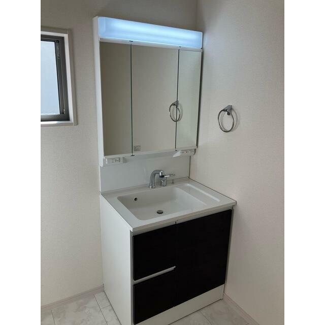 洗面台で帰宅後のリセットタイム（1号棟）