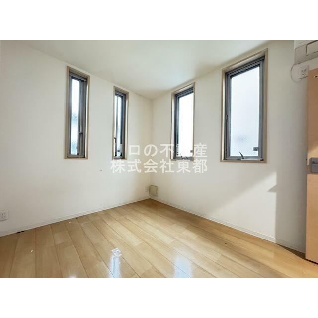 ２面採光なので、明るく風通しのよい過ごしやすいお部屋です♪