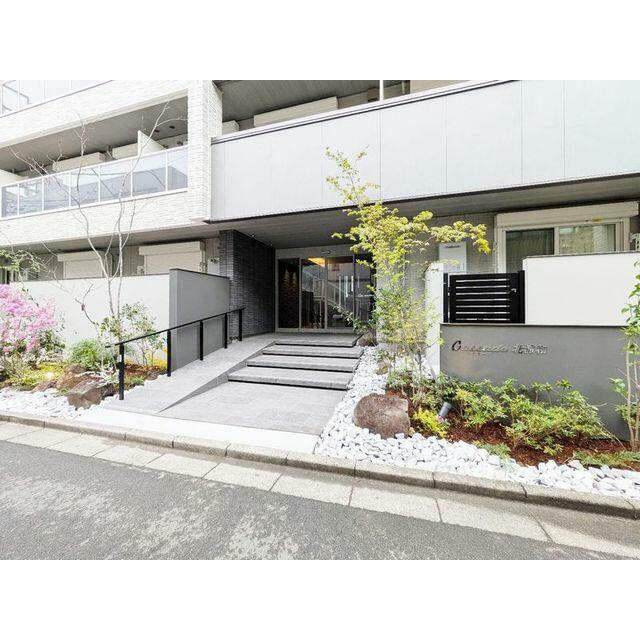 共用玄関はオートロック・自動ドア