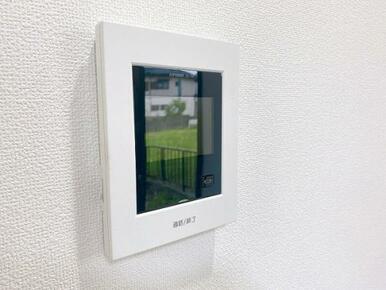 「カメラ付きモニターホン」来客をはっきり確認できます