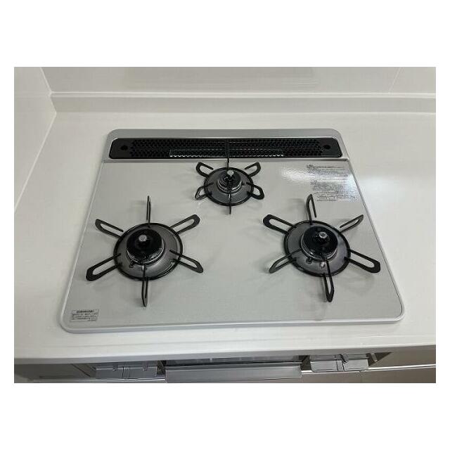 「システムキッチン」３口のコンロです