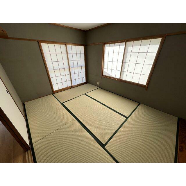 落ち着いた雰囲気の和室付きです