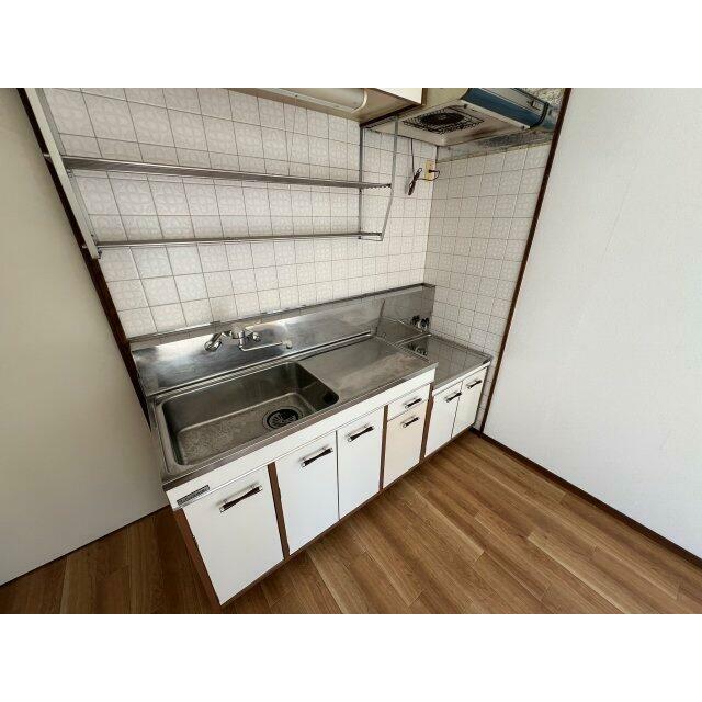 明るい6帖のダイニング・キッチンです♪