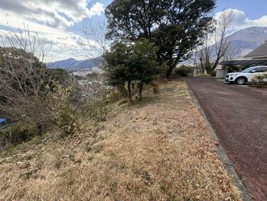 北側道路より