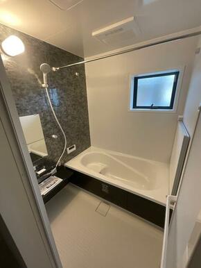 お風呂で疲れを洗い落として心地よく1日終了（1号棟）