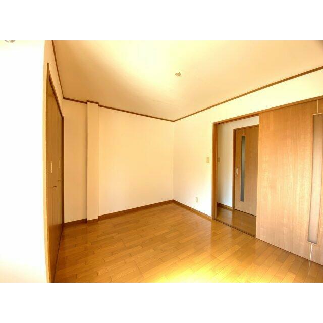 廊下もある間取りで戸建ての雰囲気です。