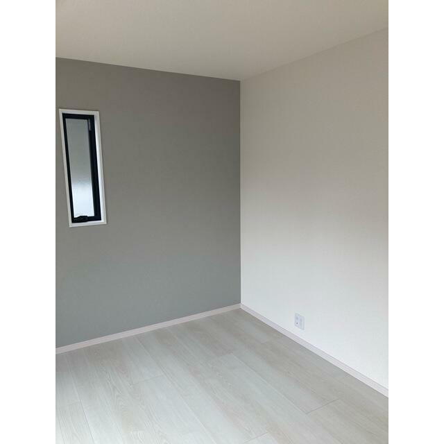 変化のあるクロス（壁紙）で奥行きと立体感の感じられる空間に（1号棟）