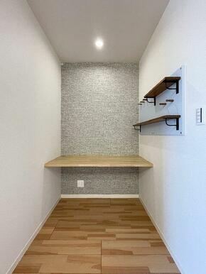 リビングにワークスペース設置