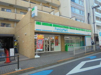 ファミリーマート田町駅西口店