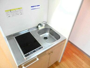 一人暮らしにピッタリの機能的なシンク