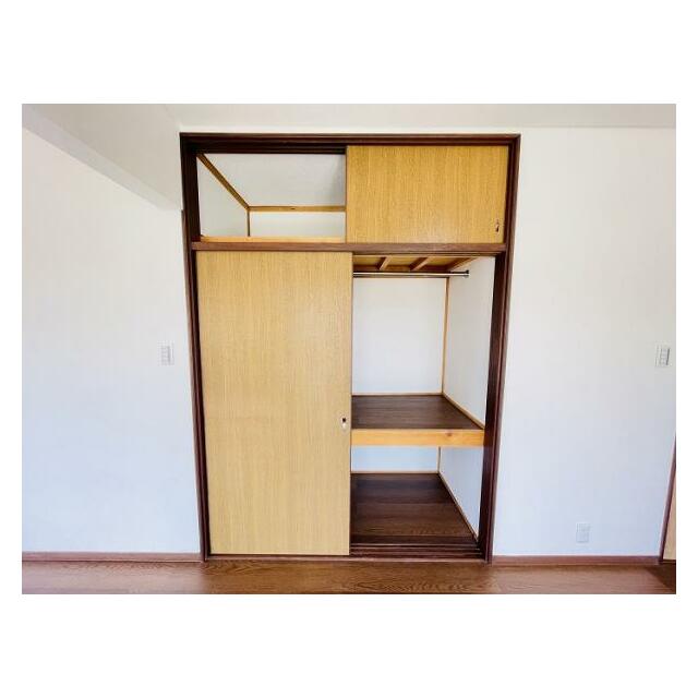 2階 14帖洋室 収納