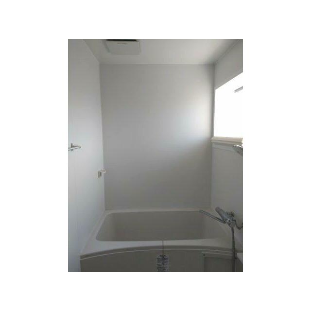 バスルーム　窓あり