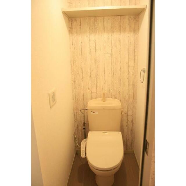 ウォシュレット機能付きトイレ