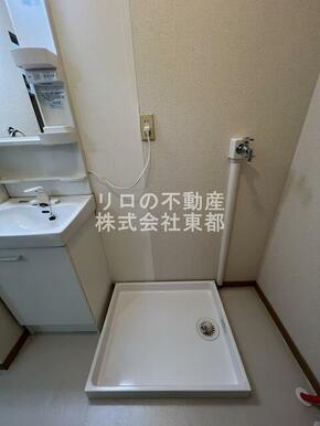 洗濯機置き場は室内にあるので雨に濡れる心配はありません。