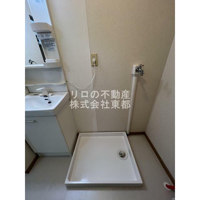 洗濯機置き場は室内にあるので雨に濡れる心配はありません。