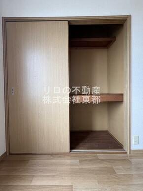 押入れタイプは奥行がある収納力！下駄箱付なので、玄関はいつでもスッキリ片付きますね☆