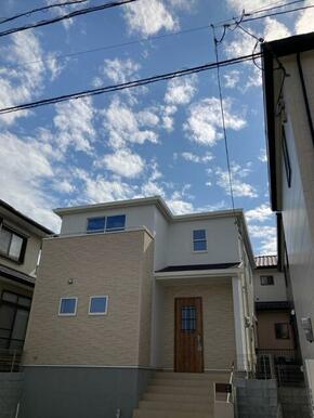 日を重ねるごとにこの佇まいに愛着が湧いてきそう（1号棟）