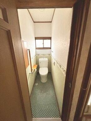 1階トイレ　コンパクトなトイレです