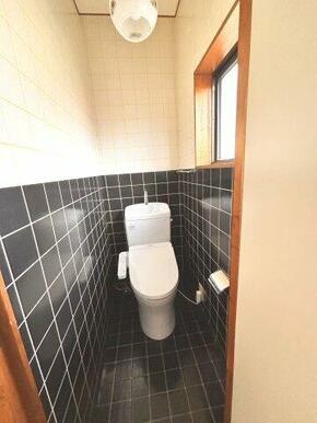 2階のトイレ　落ち着いたトイレです