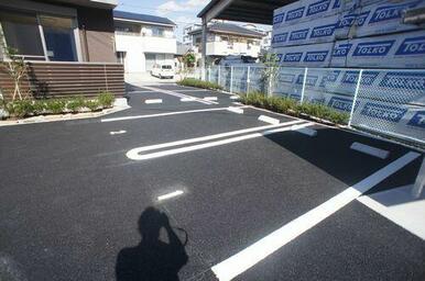 ☆敷地内に駐車場付いております☆
