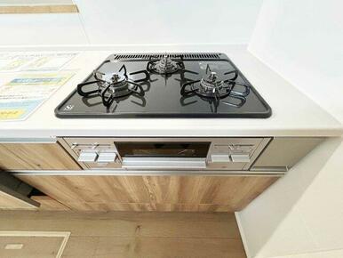 三口コンロでお料理時間も短縮できます。