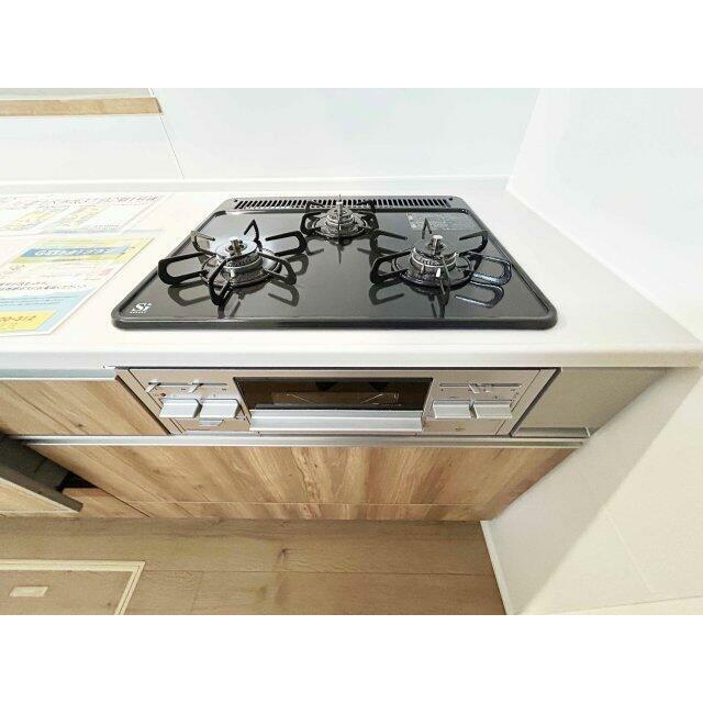 三口コンロでお料理時間も短縮できます。