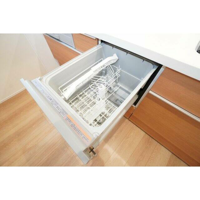 面倒な食器洗いもお任せ♪手洗い派の人も乾燥機として使っていただけます。