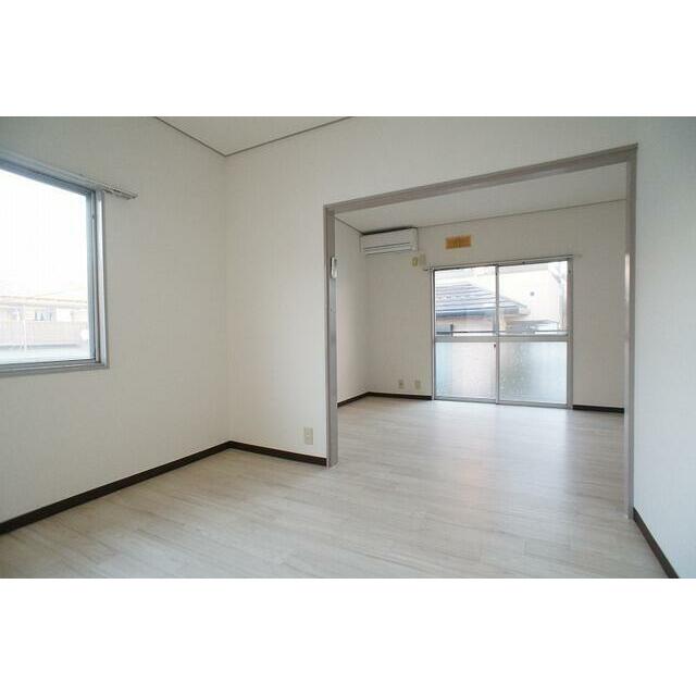 洋室、二面採光・角部屋