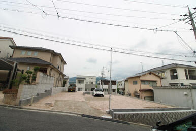 前面道路から見た宅地