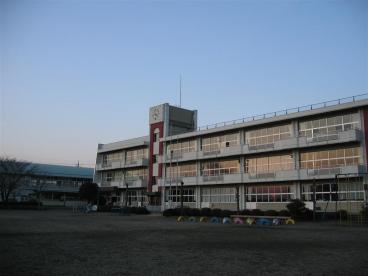 海道小学校　1877ｍ/徒歩24分、車5分