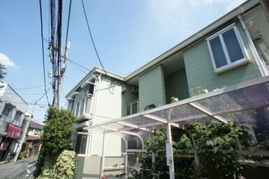 大切な自転車を雨から守る屋根付き駐輪場♪