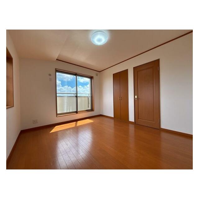 ２階洋室　別角度