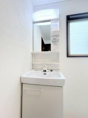 洗面台新品交換済み