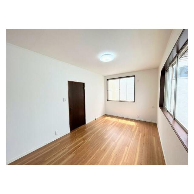 2階西側洋室 約7.5帖 別角度から